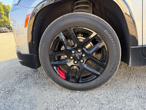 Used 2023 Chevrolet Traverse Premier w/ Redline Edition AWD/4WD image 9