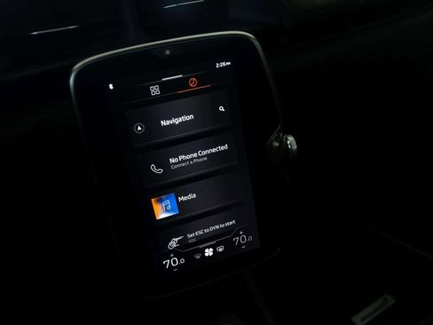 Used 2023 McLaren Artura image 22