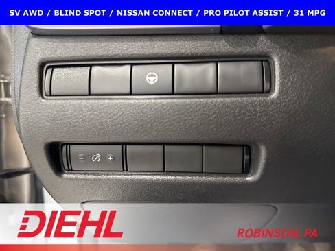 Used 2022 Nissan Rogue SV image 21