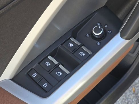 Used 2024 Audi Q3 2.0T Premium Plus image 28