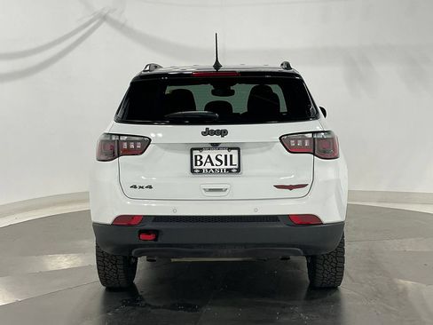 Used 2026 Jeep Compass Trailhawk AWD/4WD image 12