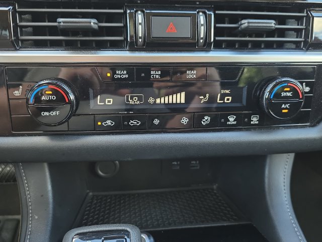 Used 2024 Nissan Pathfinder SV FWD image 24