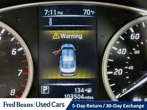 Used 2018 Nissan Sentra SR w/ SR Midnight Edition Package FWD image 17