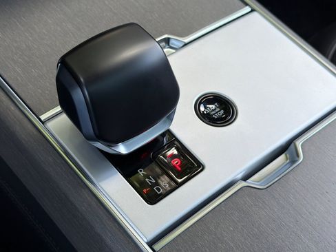 New 2026 Land Rover Range Rover SV AWD/4WD image 17