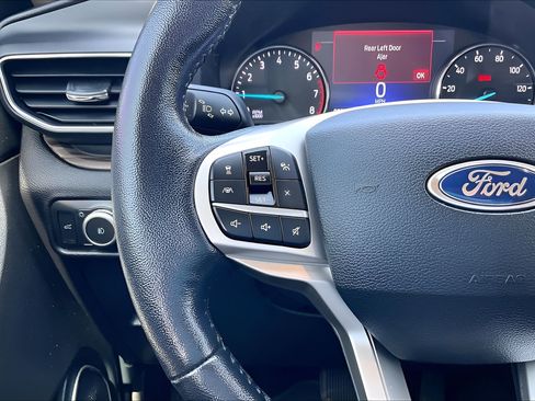 Used 2021 Ford Explorer Limited w/ Equipment Group 301A RWD image 10