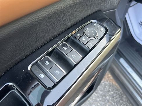 Used 2022 Nissan Pathfinder Platinum w/ Cargo Package image 13