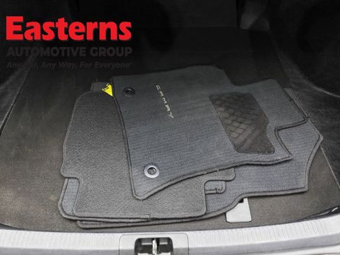 Used 2024 Toyota Camry SE image 9