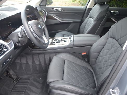 Used 2025 BMW X7 xDrive40i AWD/4WD image 12