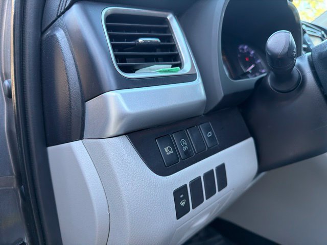 Used 2019 Toyota Highlander Plus FWD image 20