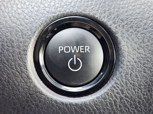 Used 2025 Toyota Camry SE w/ Convenience Package FWD image 25