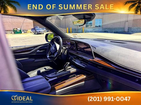 Used 2022 Cadillac Escalade ESV Premium Luxury AWD/4WD image 29