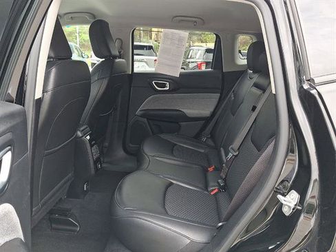 Used 2022 Jeep Compass Latitude AWD/4WD image 19