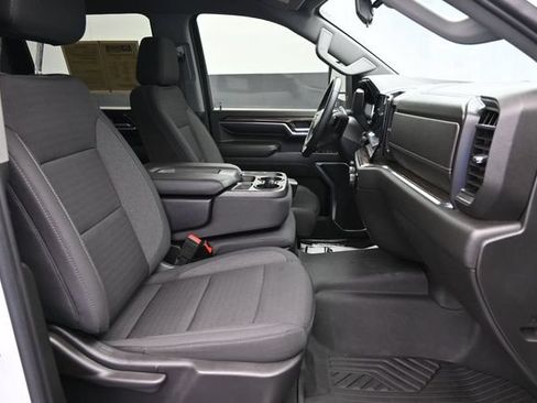 Used 2024 Chevrolet Silverado 2500 LT AWD/4WD image 31
