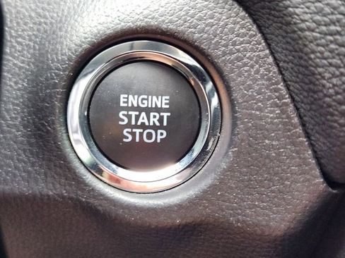 Used 2025 Toyota RAV4 XLE FWD image 22