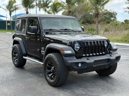 Used 2018 Jeep Wrangler Sport AWD/4WD image 7