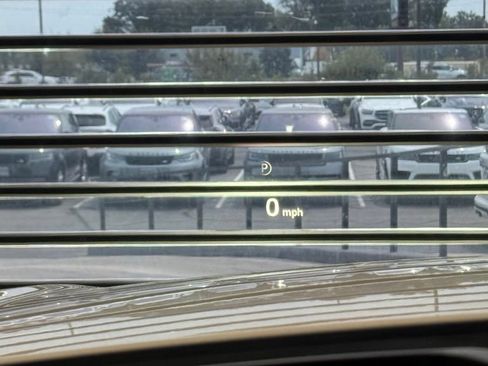 Used 2025 Land Rover Range Rover Velar Dynamic HSE AWD/4WD image 20