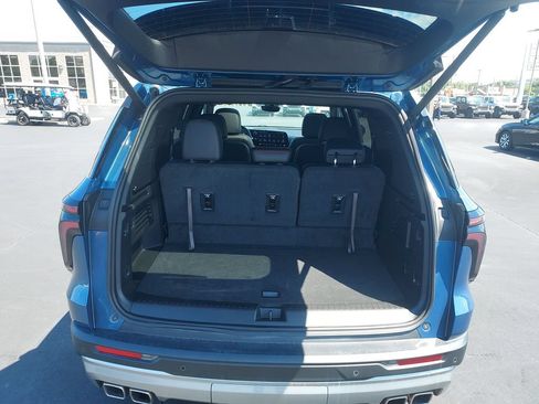 Used 2025 Chevrolet Traverse Z71 w/ Enhanced Driving Package AWD/4WD image 9