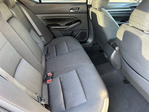 Certified 2022 Nissan Altima 2.5 SV w/ SV Premium Package image 11