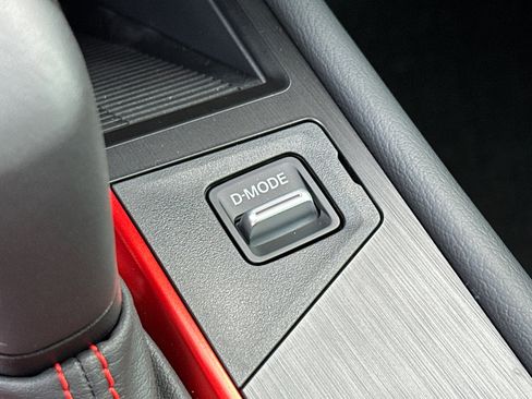 Used 2025 Nissan Kicks SR image 33