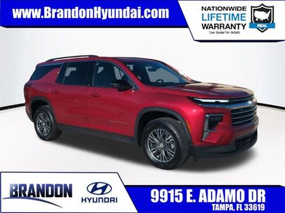 Used 2025 Chevrolet Traverse LT