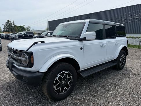 Used 2025 Ford Bronco Outer Banks AWD/4WD image 1