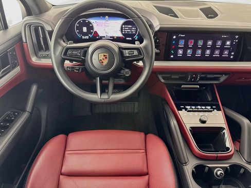 Certified 2024 Porsche Cayenne AWD/4WD image 24
