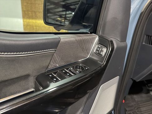 Used 2023 Ford F150 Lightning Platinum image 33