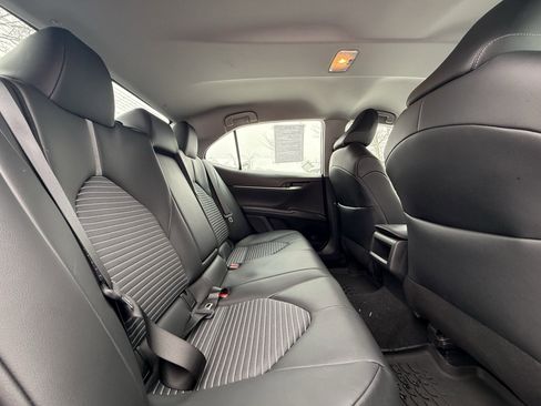 Used 2022 Toyota Camry SE image 34