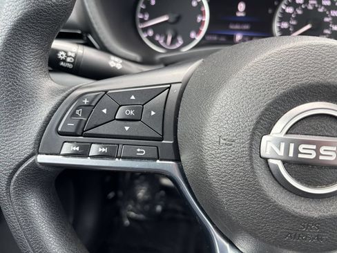 Used 2024 Nissan Sentra SV FWD image 16