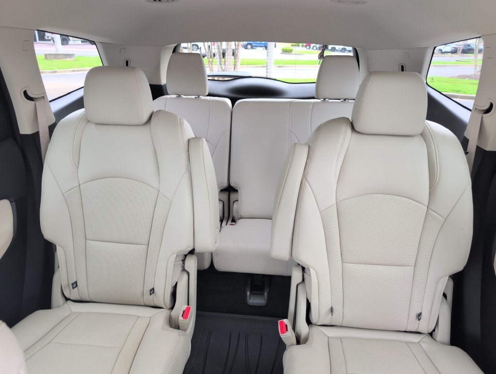 Used 2023 Buick Enclave Essence w/ LPO, Floor Liner Package FWD image 30