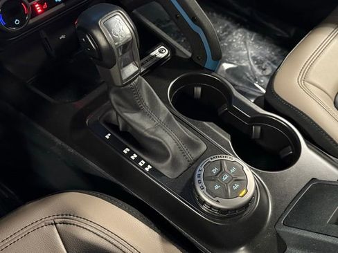 Used 2023 Ford Bronco Wildtrak image 31