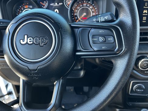 Used 2025 Jeep Wrangler Sport image 24
