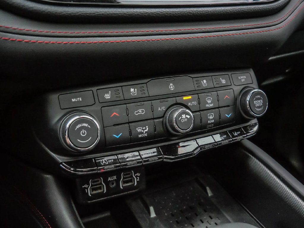 Used 2025 Dodge Durango GT AWD/4WD image 38