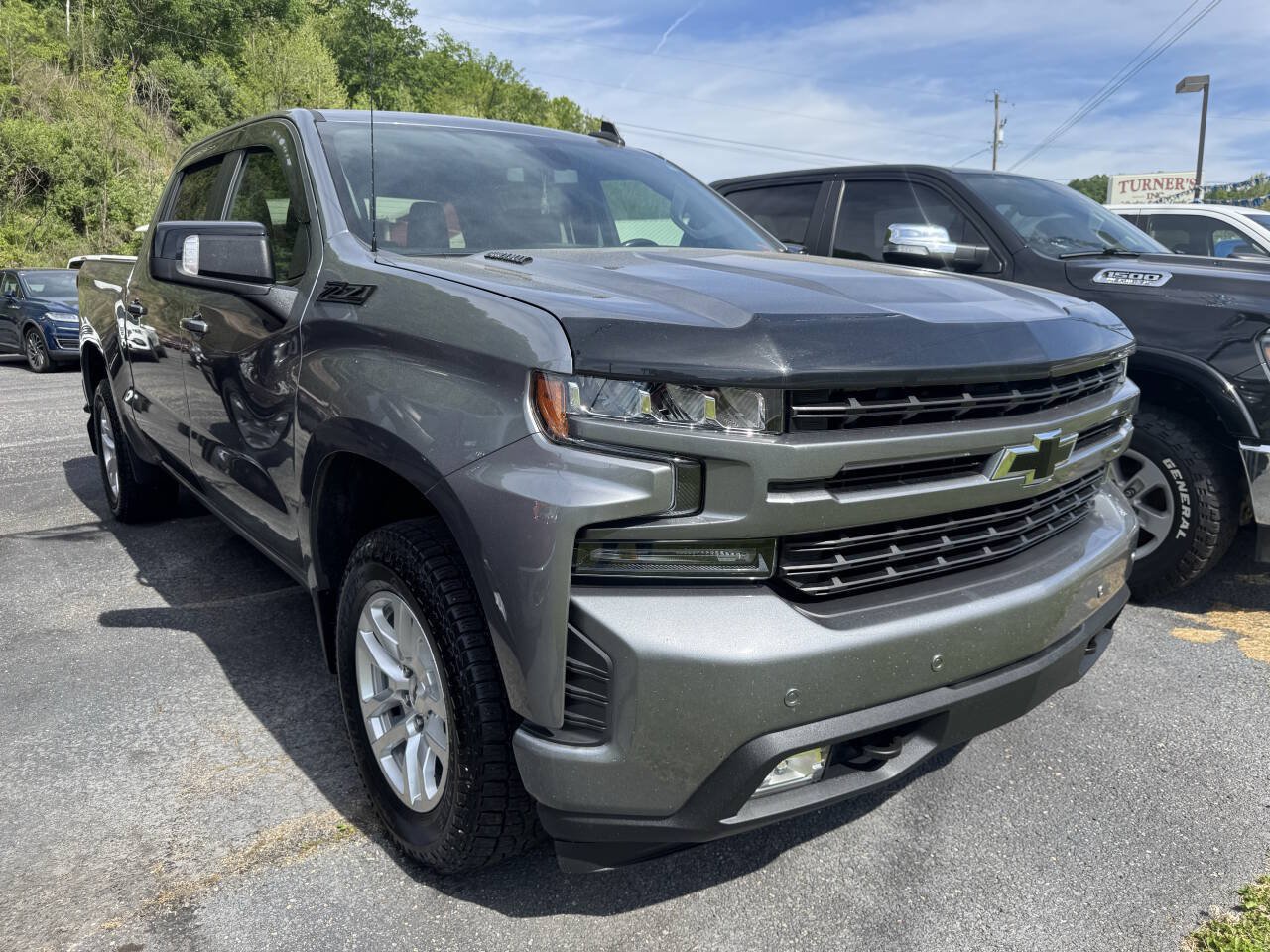 Used 2020 Chevrolet Silverado 1500 RST AWD/4WD image 3
