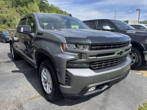 Used 2020 Chevrolet Silverado 1500 RST AWD/4WD image 3