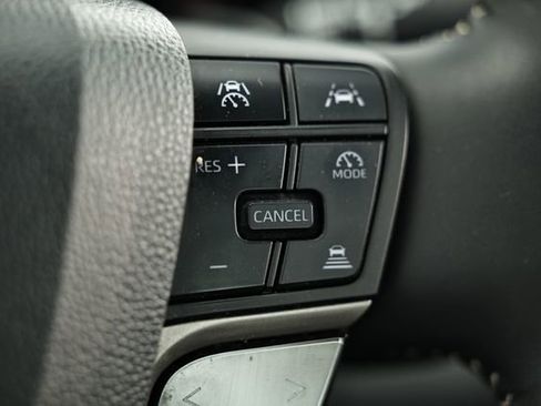 Used 2025 Toyota Camry SE FWD image 33