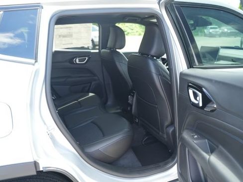 New 2026 Jeep Compass Latitude AWD/4WD image 20