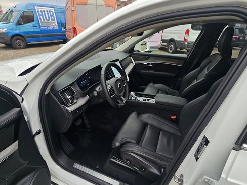Certified 2025 Volvo XC90 T8 Ultra w/ Protection Package Premier image 18