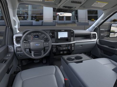 New 2025 Ford F550 4x4 Regular Cab Super Duty image 9