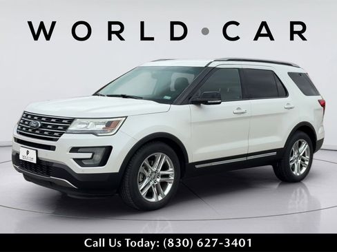 Used 2016 Ford Explorer XLT w/ Equipment Group 202A image 7