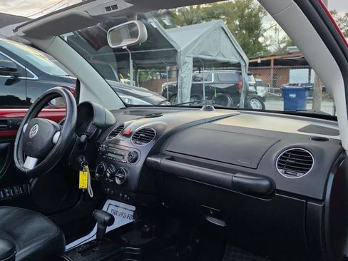 Used 2008 Volkswagen Beetle S image 13