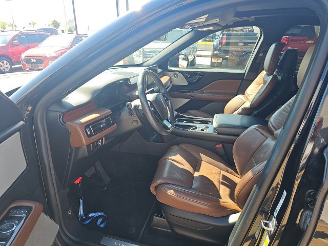 Used 2022 Lincoln Aviator Reserve w/ Equipment Group 201A RWD image 4