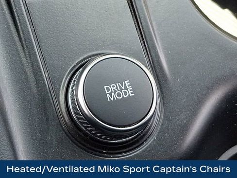 Used 2025 Ford Explorer ST AWD/4WD image 15