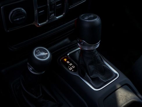 Used 2021 Jeep Wrangler Unlimited Sport image 19