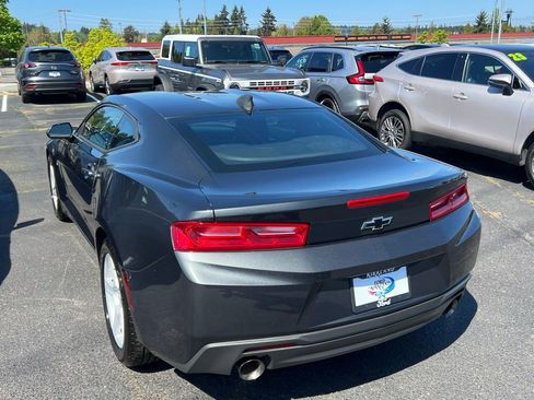 Used 2017 Chevrolet Camaro LT w/ Technology Package RWD image 9