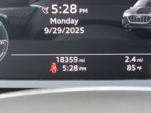 Used 2019 Audi e-tron Prestige w/ Prestige Package image 47