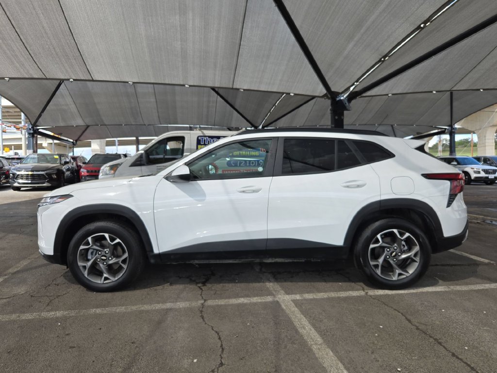 Used 2026 Chevrolet Trax LT FWD image 8