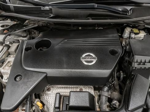 Used 2014 Nissan Altima 2.5 S w/ Display Audio Package FWD image 4