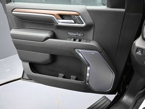 Used 2024 Chevrolet Silverado 1500 High Country w/ High Country Premium Package image 11