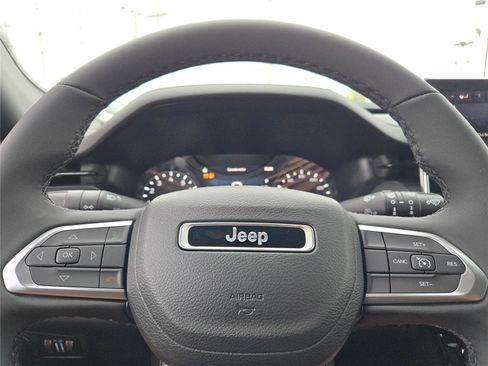 New 2026 Jeep Compass Latitude image 33